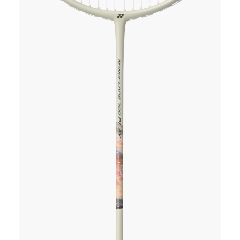Raquette Yonex Nanoflare 700 Play Beige 4U cordée - détail manche et tamis